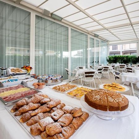 Hotel Sanremo Milano Marittima Bagian luar foto